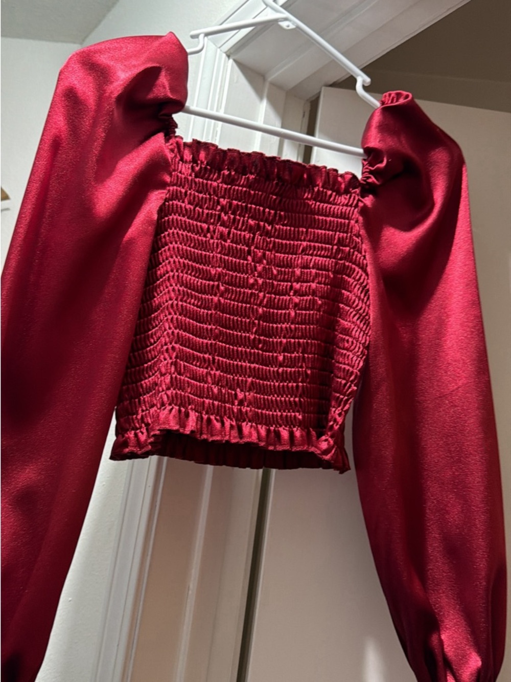 Women’s Red Smocked Satin Puff-Sleeve Top
